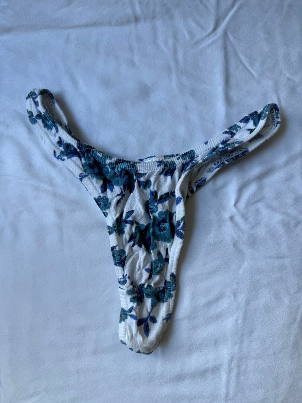 NWOT Camp Beverly Hills Floral Thong Panty Blue White Vintage Size 6